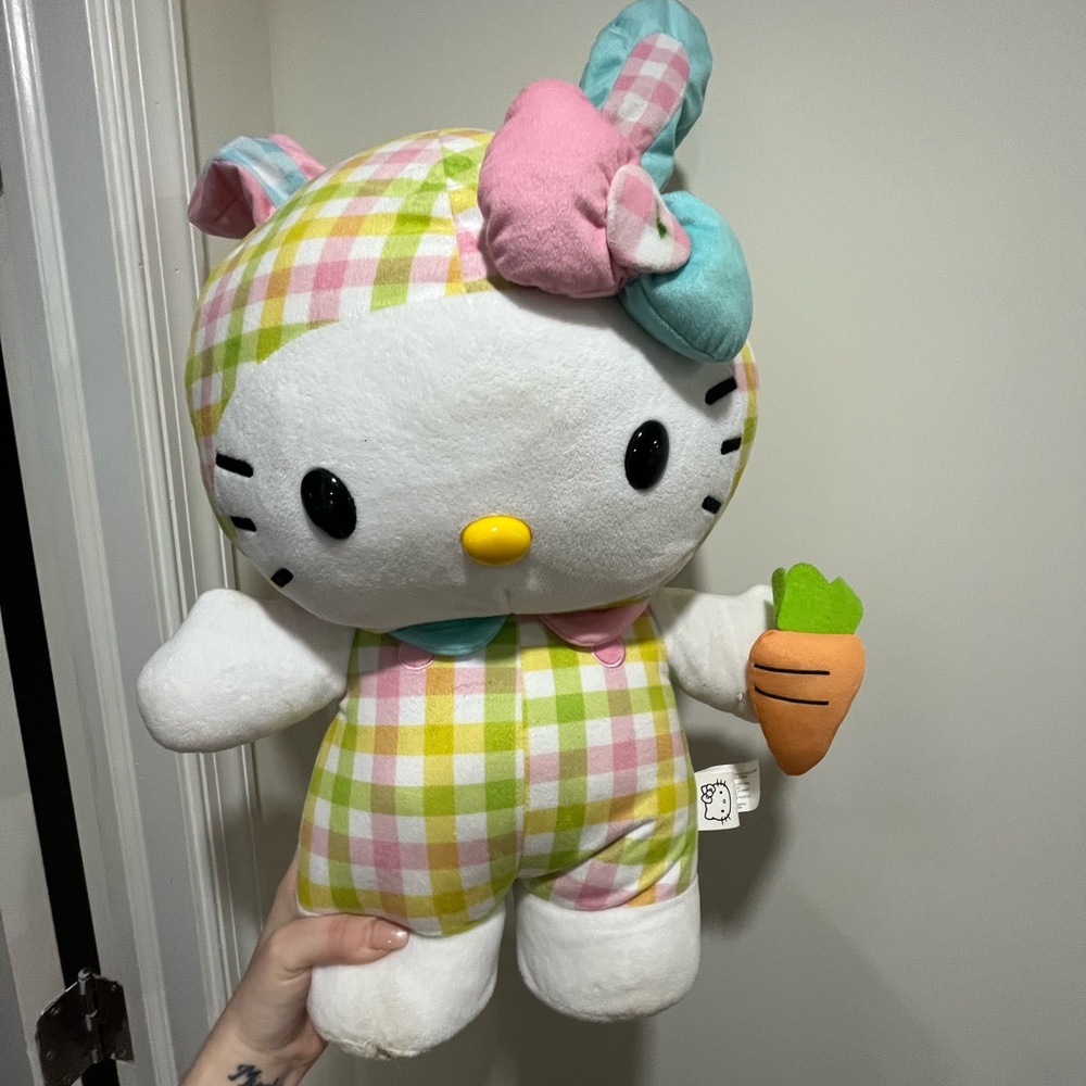 3 Hello Kitty Greeters